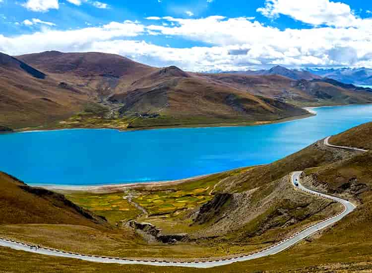 Yamdrok Lake